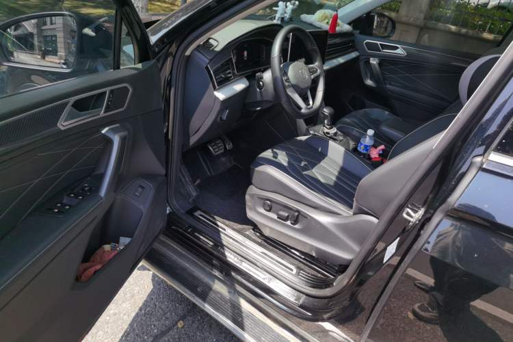 Used Volkswagen Tiguan L 2024 330TSI Automatic Two-Wheel Drive R-Line Enhanced Edition Driver Seat