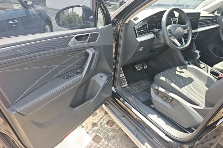 Used Volkswagen Tiguan L 2024 330TSI Automatic Two-Wheel Drive R-Line Enhanced Edition Driver Seat