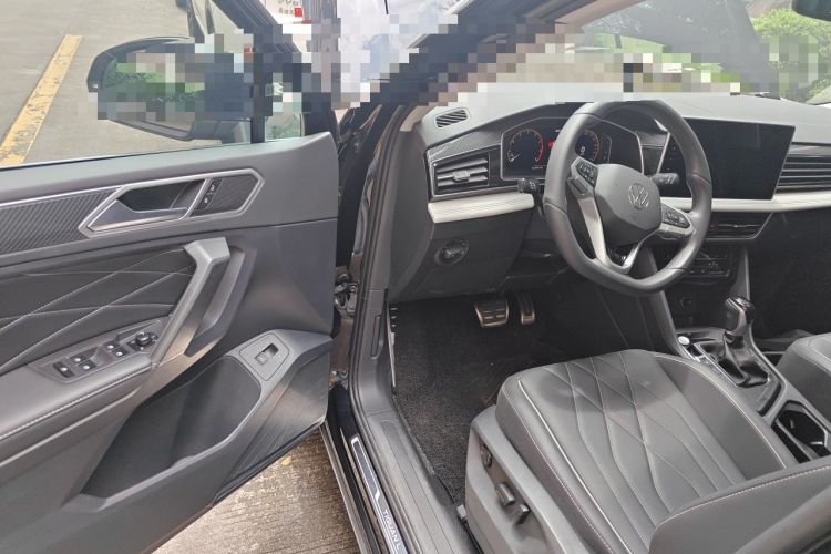 Used Volkswagen Tiguan L 2024 Outstanding Model 330TSI Automatic Two-Wheel Drive R-Line Dragon Glory Edition Driver Seat