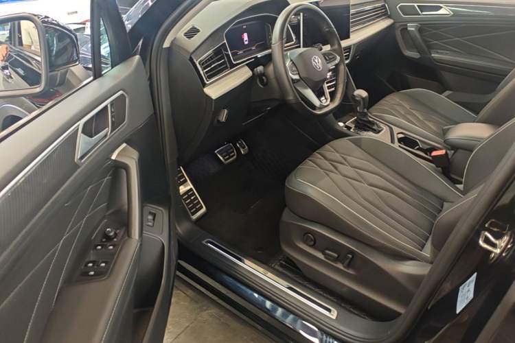 Used Volkswagen Tiguan L 2024 330TSI Automatic Two-Wheel Drive R-Line Enhanced Edition Driver Seat