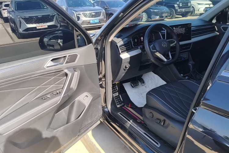 Used Volkswagen Tiguan L 2024 330TSI Automatic Two-Wheel Drive R-Line Enhanced Edition Driver Seat