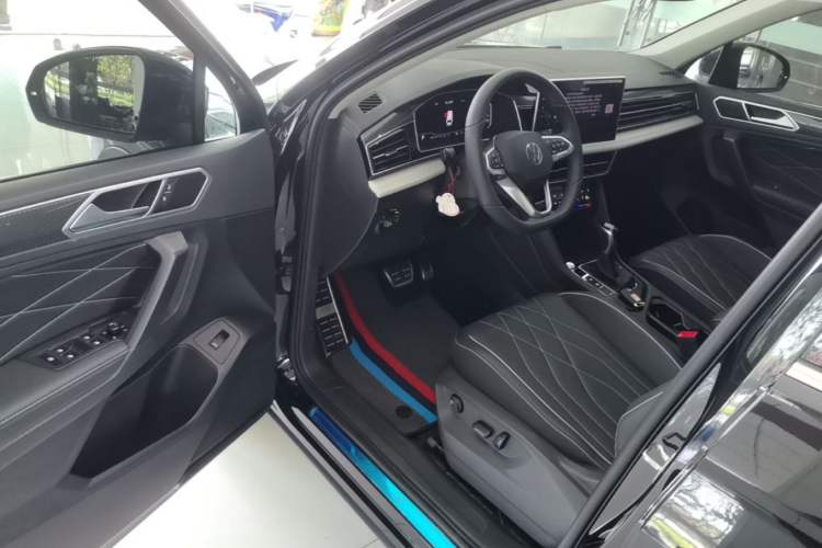Used Volkswagen Tiguan L 2024 330TSI Automatic Two-Wheel Drive R-Line Enhanced Edition Driver Seat