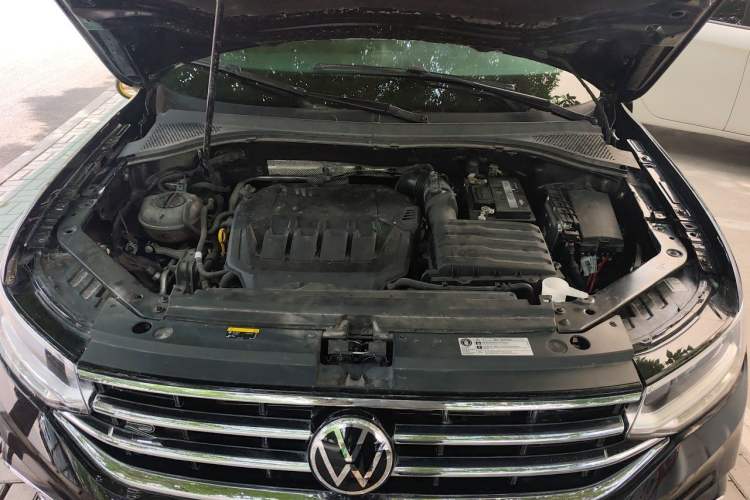 Used Volkswagen Tiguan L 2024 Outstanding Model 330TSI Automatic Two-Wheel Drive R-Line Dragon Glory Edition Engine Bay
