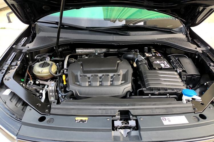 Used Volkswagen Tiguan L 2024 330TSI Automatic Two-Wheel Drive R-Line Enhanced Edition Engine Bay