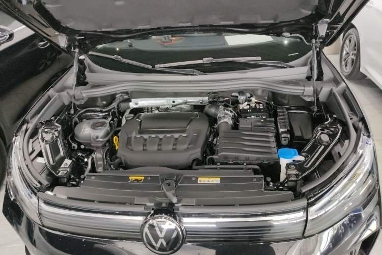Used Volkswagen Tiguan L 2024 PRO 330TSI Two-Wheel Drive Smart Drive Edition Engine Bay