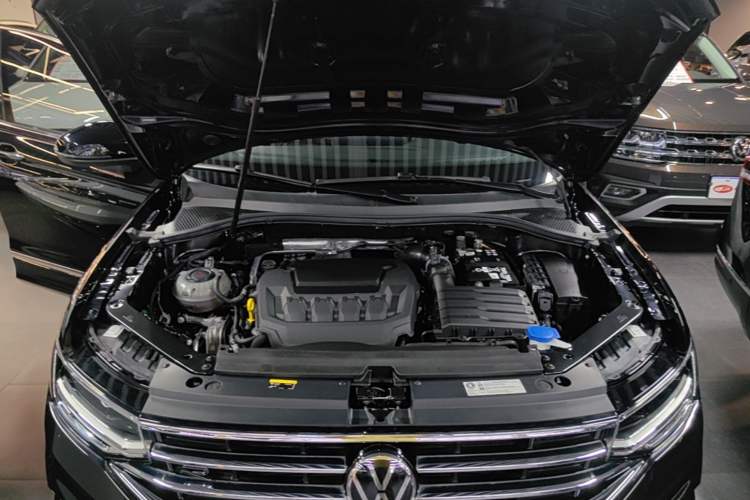 Used Volkswagen Tiguan L 2024 330TSI Automatic Two-Wheel Drive R-Line Enhanced Edition Engine Bay