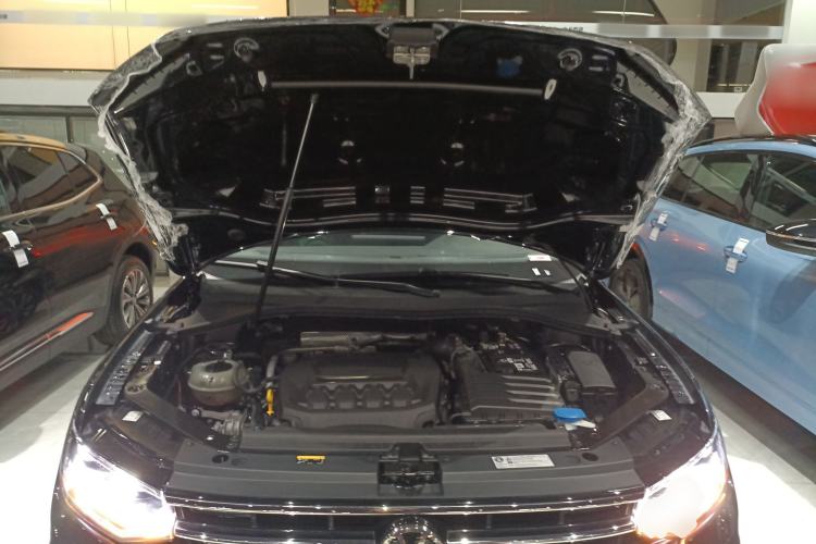 Used Volkswagen Tiguan L 2024 330TSI Automatic Two-Wheel Drive R-Line Enhanced Edition Engine Bay