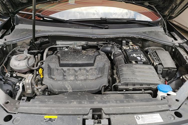 Used Volkswagen Tiguan L 2024 Outstanding Model 330TSI Automatic Two-Wheel Drive R-Line Dragon Glory Edition Engine Bay