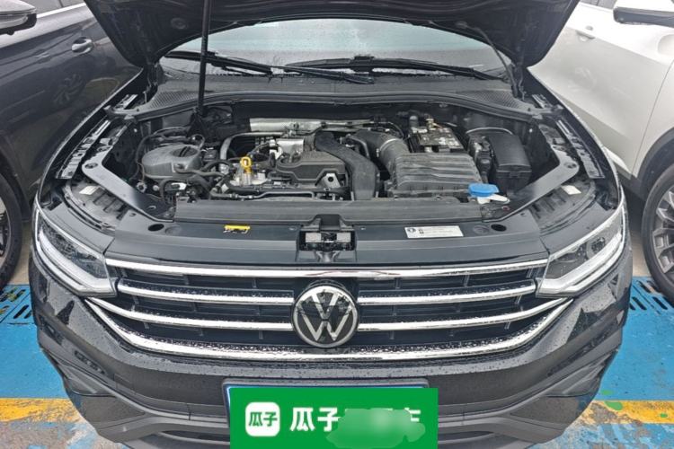 Used Volkswagen Tiguan L 2024 Outstanding Model 300TSI Automatic Two-Wheel Drive Longteng Edition Engine Bay