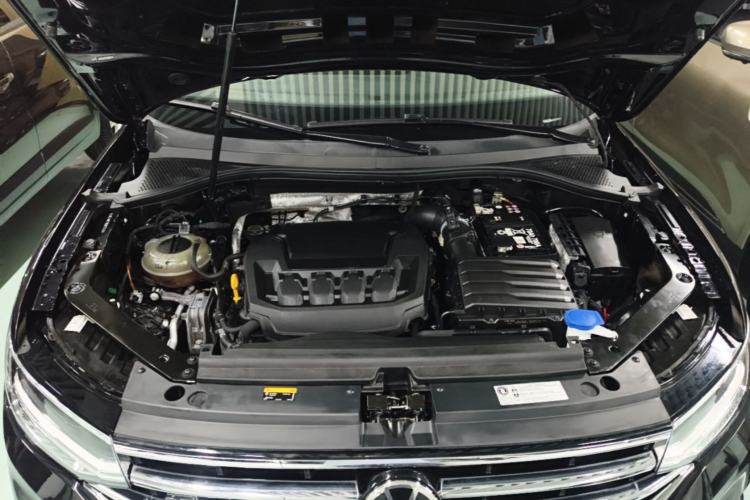 Used Volkswagen Tiguan L 2024 330TSI Automatic Two-Wheel Drive R-Line Enhanced Edition Engine Bay