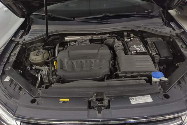 Used Volkswagen Tiguan L 2024 330TSI Automatic Two-Wheel Drive R-Line Enhanced Edition Engine Bay