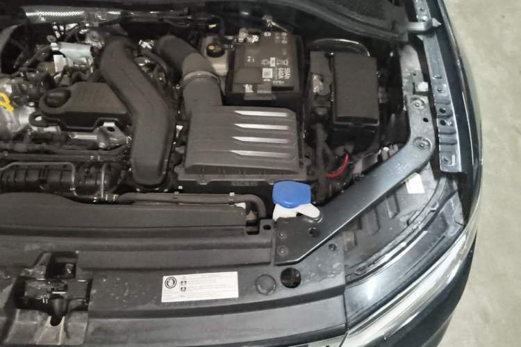 Used Volkswagen Tiguan L 2024 Outstanding Model 300TSI Automatic Two-Wheel Drive Longteng Edition Engine Bay Left