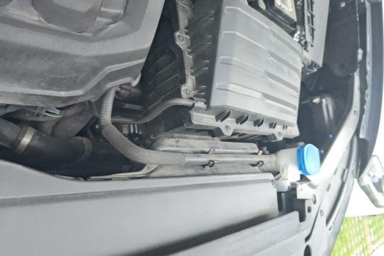 Used Volkswagen Tiguan L 2024 330TSI Automatic Two-Wheel Drive R-Line Enhanced Edition Engine Bay Left