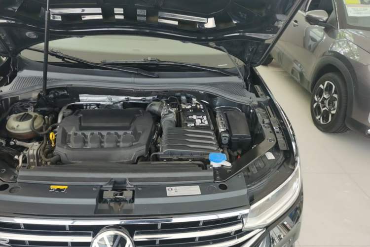 Used Volkswagen Tiguan L 2024 330TSI Automatic Two-Wheel Drive R-Line Enhanced Edition Engine Bay Left