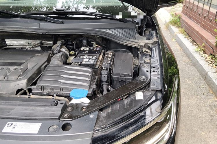 Used Volkswagen Tiguan L 2024 330TSI Automatic Two-Wheel Drive R-Line Enhanced Edition Engine Bay Left
