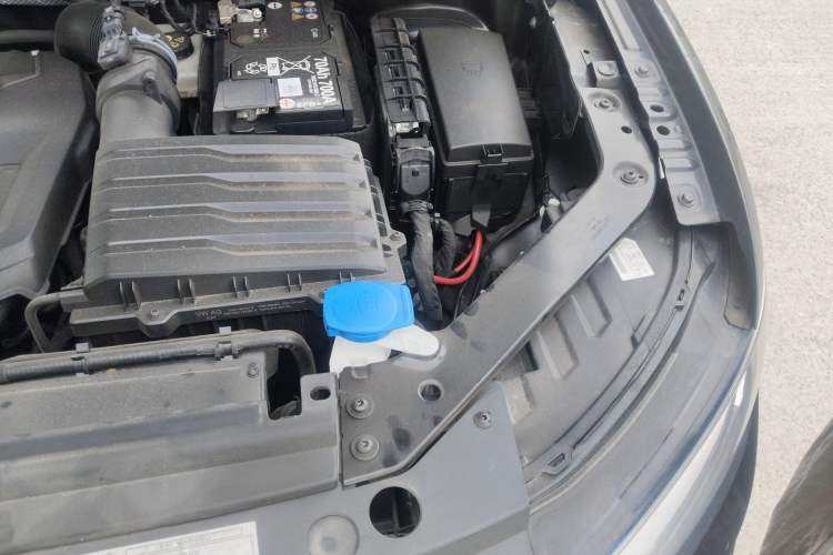 Used Volkswagen Tiguan L 2024 330TSI Automatic Two-Wheel Drive R-Line Enhanced Edition Engine Bay Left
