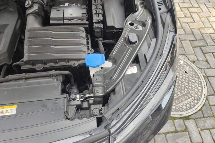 Used Volkswagen Tiguan L 2024 PRO 330TSI Two-Wheel Drive R-Line Smart Edition Engine Bay Left