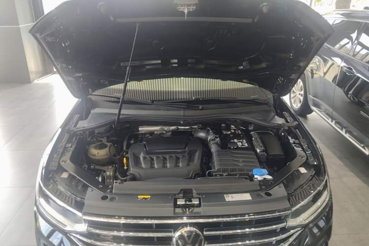 Used Volkswagen Tiguan L 2024 330TSI Automatic Two-Wheel Drive R-Line Enhanced Edition Engine Bay