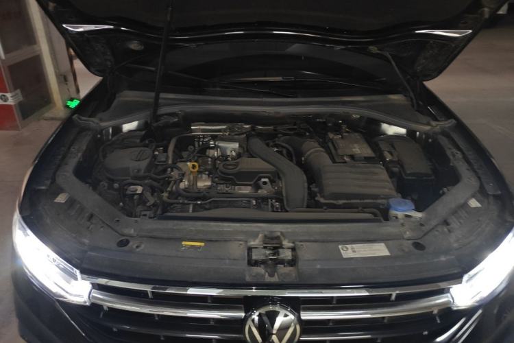 Used Volkswagen Tiguan L 2024 Outstanding Model 300TSI Automatic Two-Wheel Drive Longteng Edition Engine Bay