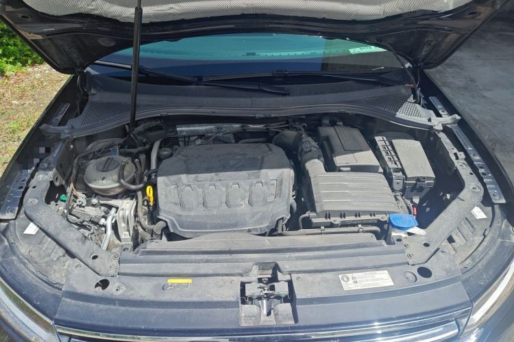 Used Volkswagen Tiguan L 2024 Outstanding Model 330TSI Automatic Two-Wheel Drive R-Line Dragon Glory Edition Engine Bay