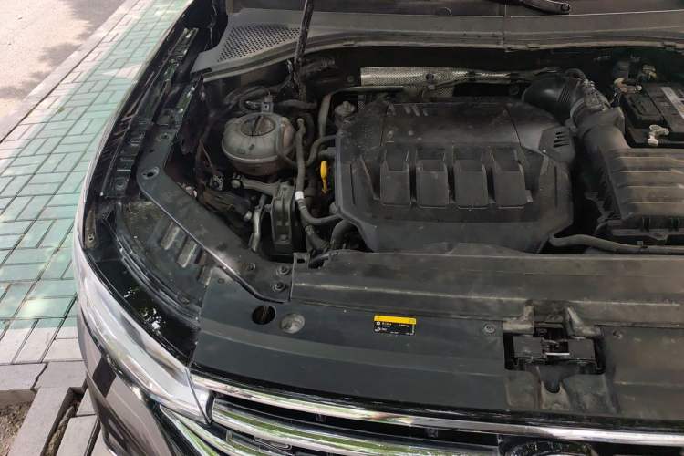 Used Volkswagen Tiguan L 2024 Outstanding Model 330TSI Automatic Two-Wheel Drive R-Line Dragon Glory Edition Engine Bay Right