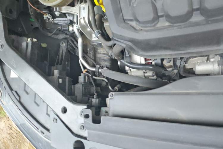 Used Volkswagen Tiguan L 2024 330TSI Automatic Two-Wheel Drive R-Line Enhanced Edition Engine Bay Right