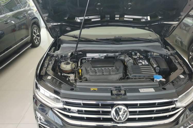 Used Volkswagen Tiguan L 2024 330TSI Automatic Two-Wheel Drive R-Line Enhanced Edition Engine Bay Right
