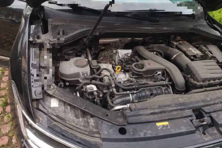 Used Volkswagen Tiguan L 2024 Outstanding Model 300TSI Automatic Two-Wheel Drive Longteng Edition Engine Bay Right