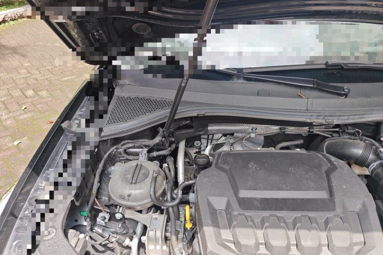 Used Volkswagen Tiguan L 2024 Outstanding Model 330TSI Automatic Two-Wheel Drive R-Line Dragon Glory Edition Engine Bay Right