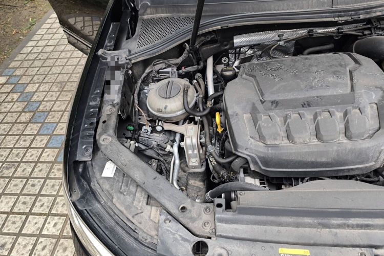 Used Volkswagen Tiguan L 2024 330TSI Automatic Two-Wheel Drive R-Line Enhanced Edition Engine Bay Right