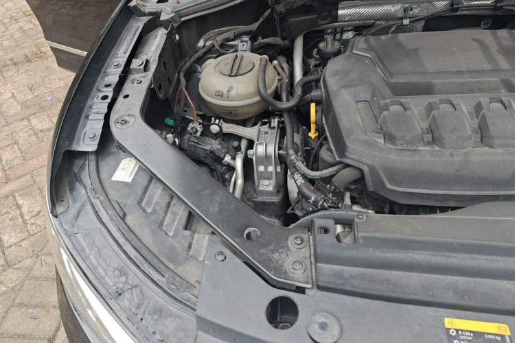 Used Volkswagen Tiguan L 2024 330TSI Automatic Two-Wheel Drive R-Line Enhanced Edition Engine Bay Right