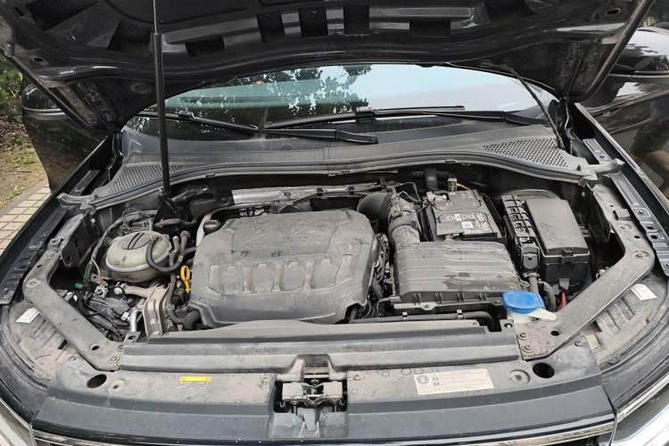 Used Volkswagen Tiguan L 2024 330TSI Automatic Two-Wheel Drive R-Line Enhanced Edition Engine Bay
