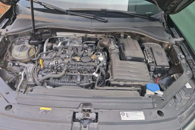 Used Volkswagen Tiguan L 2024 Outstanding Model 330TSI Automatic Two-Wheel Drive R-Line Dragon Glory Edition Engine Bay