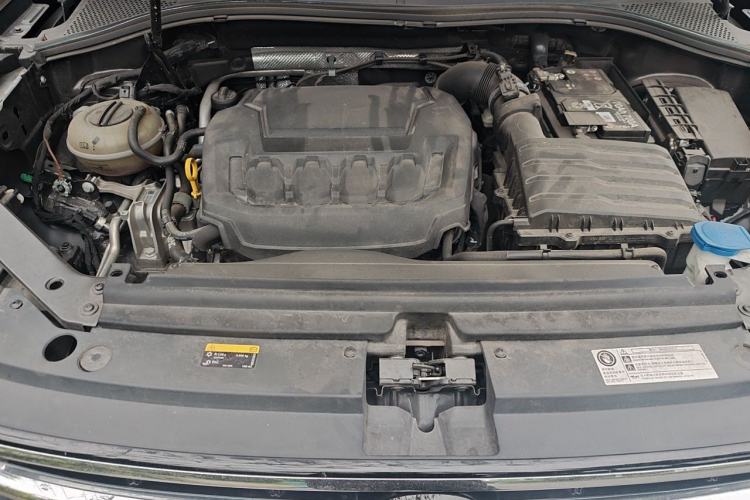 Used Volkswagen Tiguan L 2024 330TSI Automatic Two-Wheel Drive R-Line Enhanced Edition Engine Bay