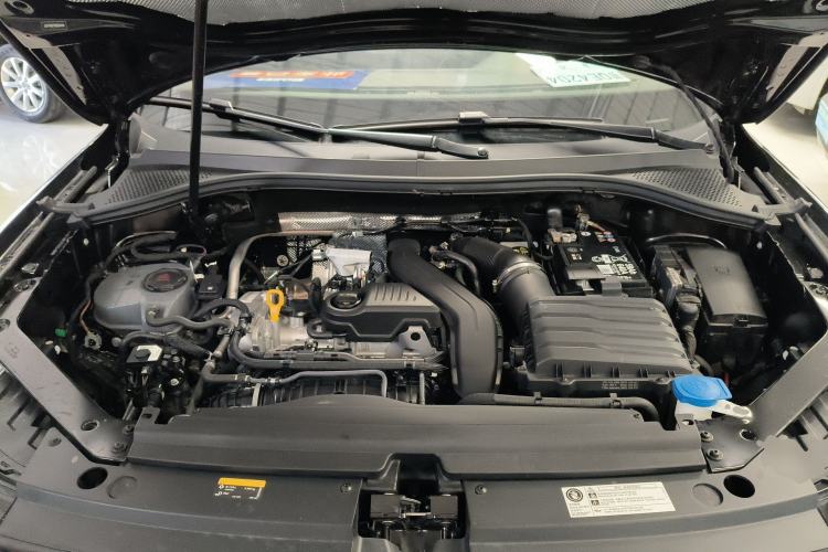 Used Volkswagen Tiguan L 2024 Outstanding Model 300TSI Automatic Two-Wheel Drive Longteng Edition Engine Bay