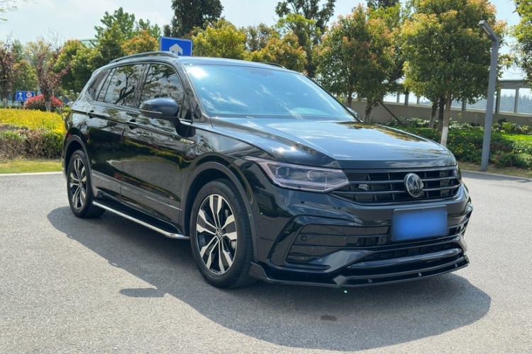Used Volkswagen Tiguan L 2024 330TSI Automatic Two-Wheel Drive R-Line Enhanced Edition Exterior 2