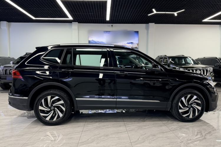 Used Volkswagen Tiguan L 2024 Outstanding Model 300TSI Automatic Two-Wheel Drive Longteng Edition Exterior 2