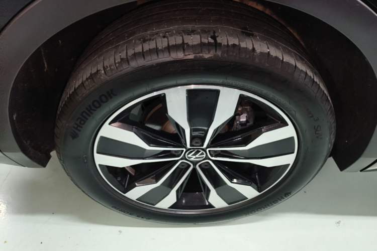 Used Volkswagen Tiguan L 2024 330TSI Automatic Two-Wheel Drive R-Line Enhanced Edition Exterior 3