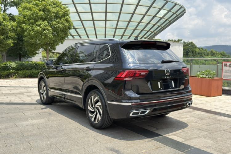 Used Volkswagen Tiguan L 2024 Outstanding Model 330TSI Automatic Two-Wheel Drive R-Line Dragon Glory Edition Exterior 3