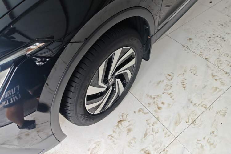 Used Volkswagen Tiguan L 2024 Outstanding Model 300TSI Automatic Two-Wheel Drive Longteng Edition Exterior 4