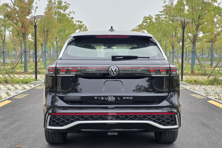 Used Volkswagen Tiguan L 2024 PRO 330TSI Two-Wheel Drive R-Line Smart Edition Exterior 4