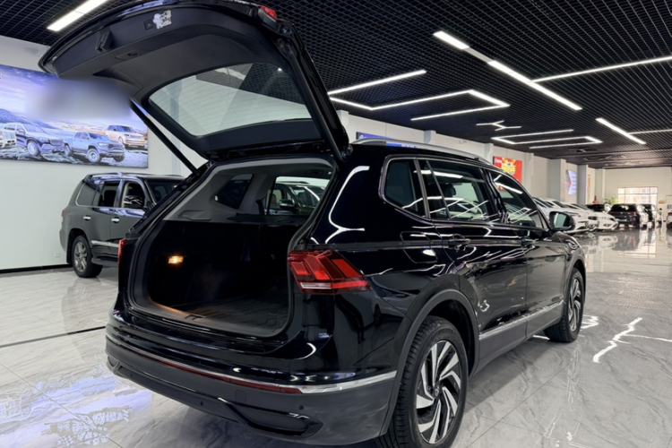 Used Volkswagen Tiguan L 2024 Outstanding Model 300TSI Automatic Two-Wheel Drive Longteng Edition Exterior 4