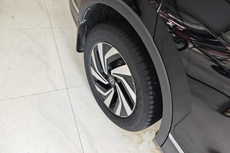 Used Volkswagen Tiguan L 2024 Outstanding Model 300TSI Automatic Two-Wheel Drive Longteng Edition Exterior 5