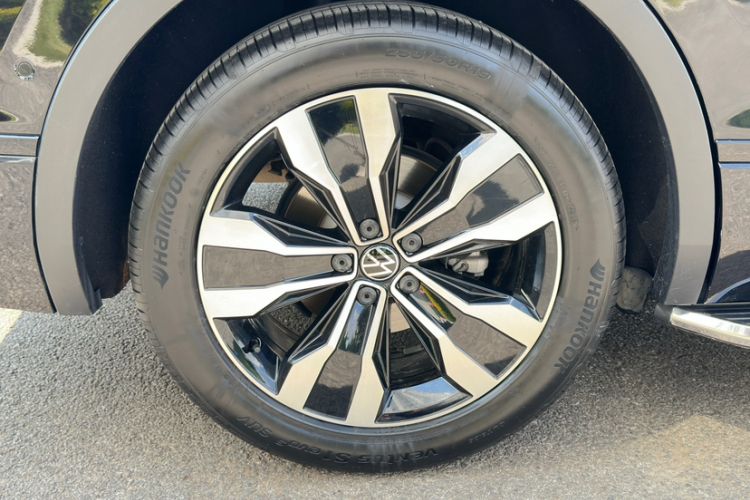 Used Volkswagen Tiguan L 2024 330TSI Automatic Two-Wheel Drive R-Line Enhanced Edition Exterior 6