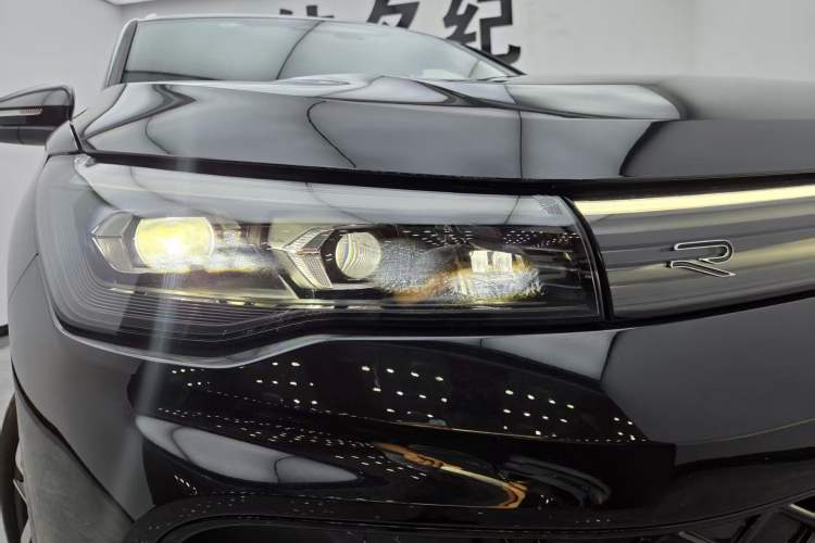 Used Volkswagen Tiguan L 2024 PRO 380TSI Four-Wheel Drive R-Line Prestige Edition Exterior 8