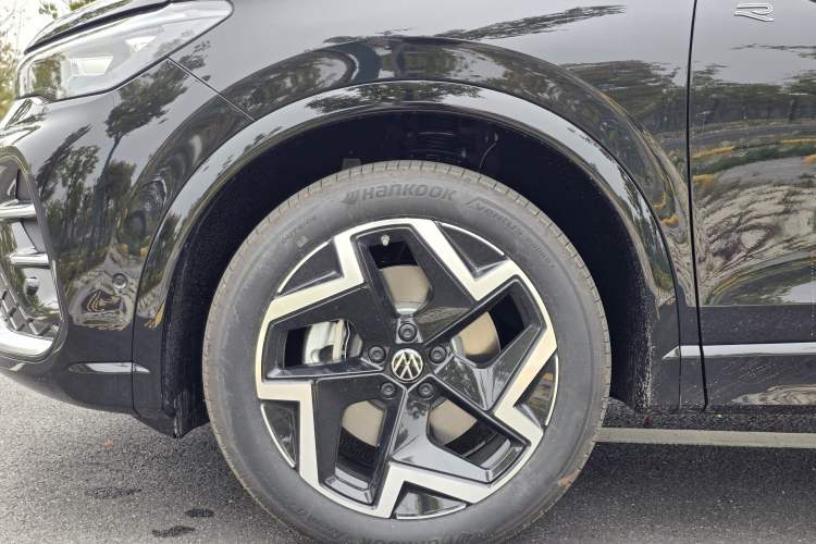 Used Volkswagen Tiguan L 2024 PRO 330TSI Two-Wheel Drive R-Line Smart Edition Exterior 8