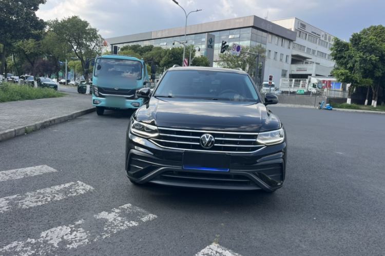 Used Volkswagen Tiguan L 2024 Outstanding Model 300TSI Automatic Two-Wheel Drive Longteng Edition Exterior 8