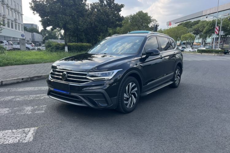 Used Volkswagen Tiguan L 2024 Outstanding Model 300TSI Automatic Two-Wheel Drive Longteng Edition Guazi used car, China used car export, Used car for sale, Used  cars, Cheapest cars for sale