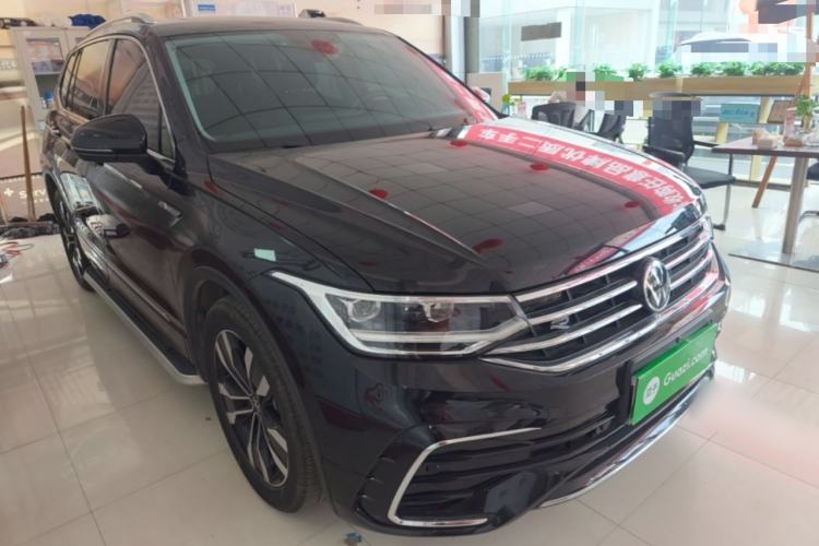 Used Volkswagen Tiguan L 2024 330TSI Automatic Two-Wheel Drive R-Line Enhanced Edition Front Right 45 Deg