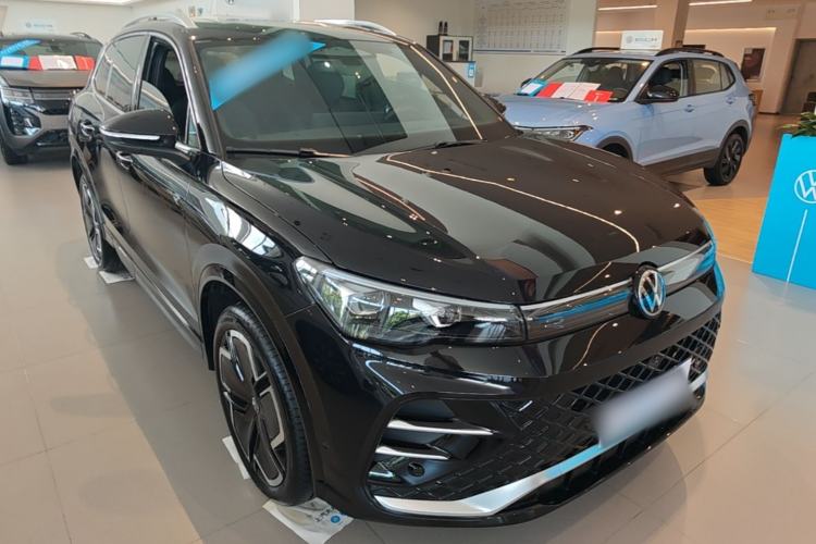 Used Volkswagen Tiguan L 2024 PRO 380TSI Four-Wheel Drive R-Line Prestige Edition Front Right 45 Deg